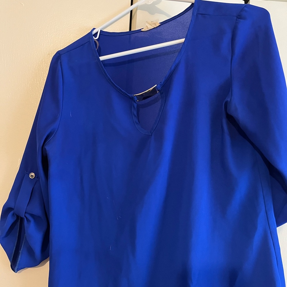 Tovia brand dress shirt medium blue
